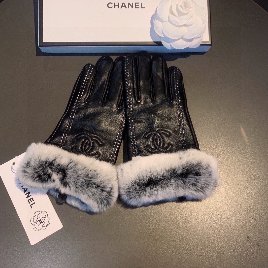 Chanel 香奈儿2025秋冬懒兔毛羊皮手套👍手机触屏，值得对比。。同款不同品质，秒杀市场差产品，进口