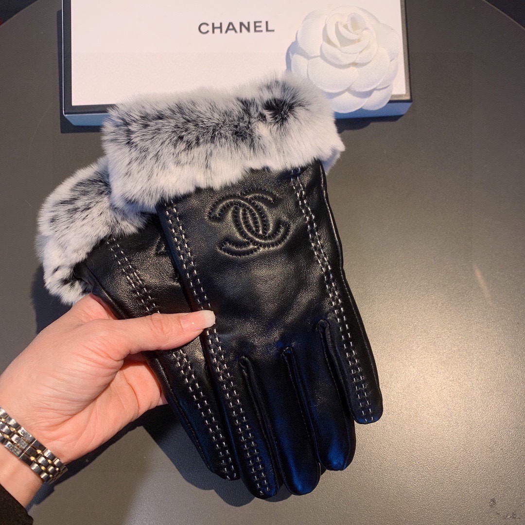 Chanel 香奈儿2025秋冬懒兔毛羊皮手套👍手机触屏，值得对比。。同款不同品质，秒杀市场差产品，进口