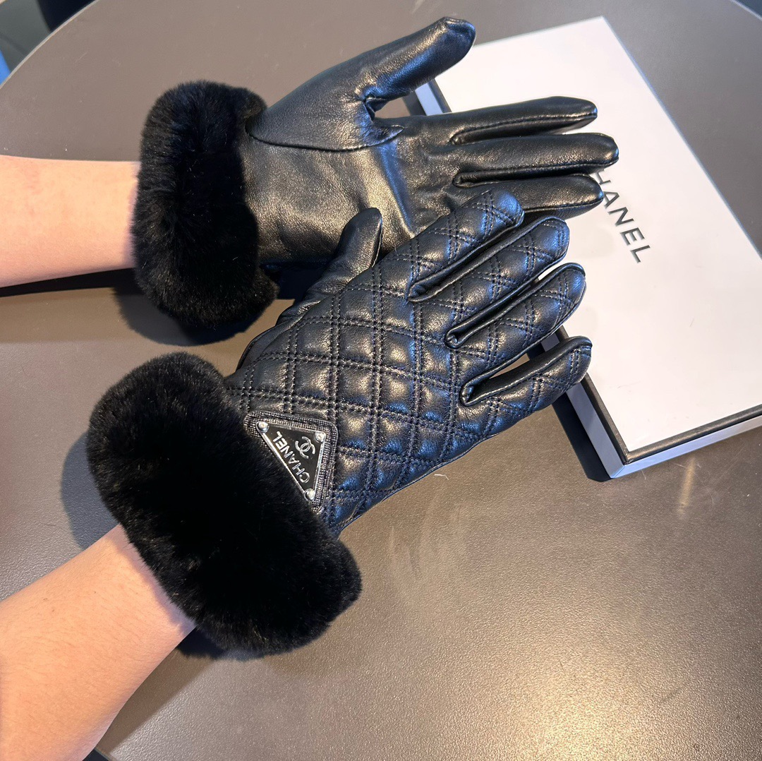 Chanel 香奈儿2025秋冬懒兔毛羊皮手套👍值得对比。。同款不同品质，秒杀市场差产品，进口一级羊皮➕