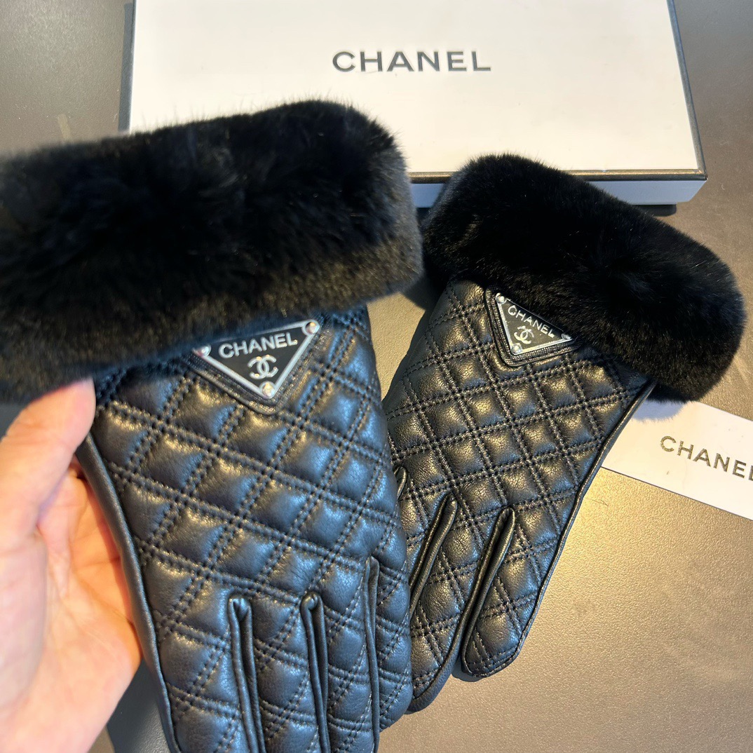 Chanel 香奈儿2025秋冬懒兔毛羊皮手套👍值得对比。。同款不同品质，秒杀市场差产品，进口一级羊皮➕