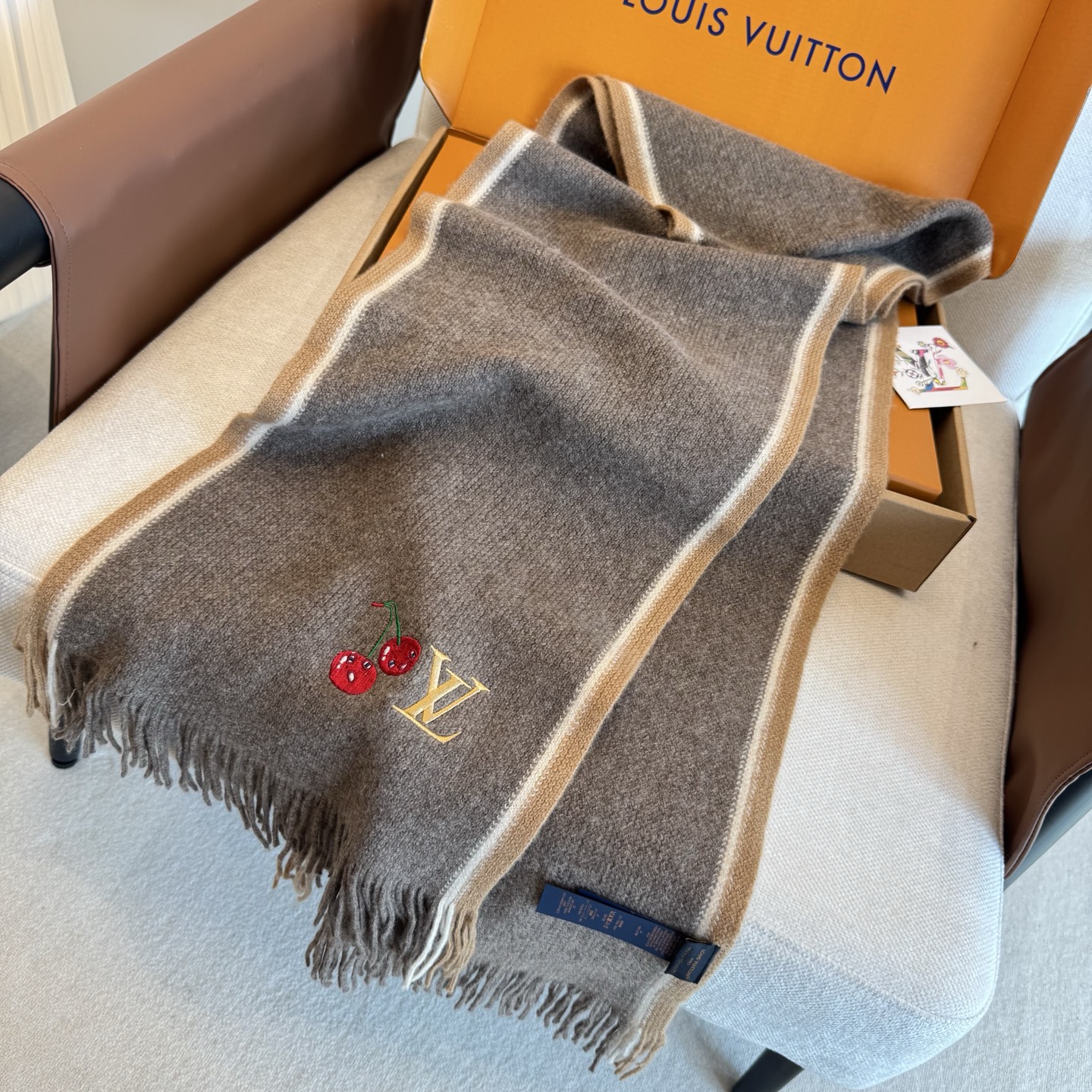 Louis Vuitton Lv新款 高端羊绒针织围巾 出口尾单 客供 羊绒纱线 这款织法比较难 又很费纱线