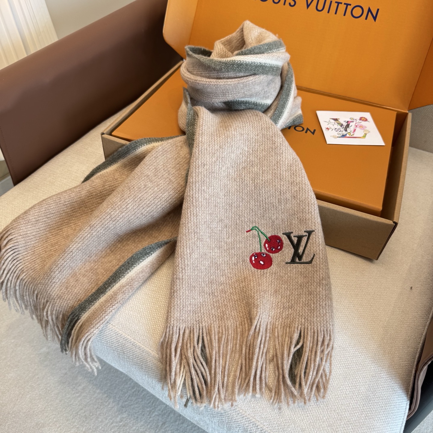 Louis Vuitton Lv新款 高端羊绒针织围巾 出口尾单 客供 羊绒纱线 这款织法比较难 又很费纱线