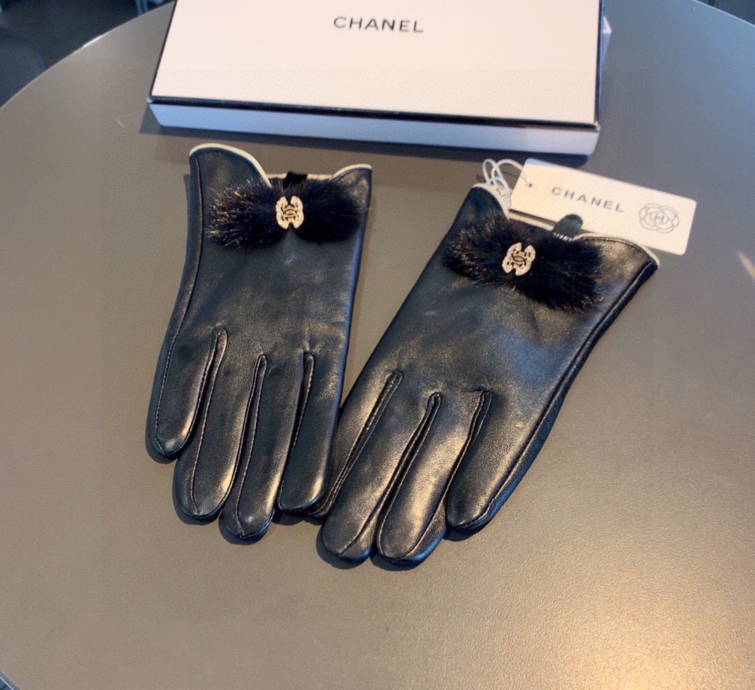 Chanel 香奈儿2025秋冬水貂毛蝴蝶结羊皮手套👍手机触屏，值得对比。。同款不同品质，秒杀市场差产品