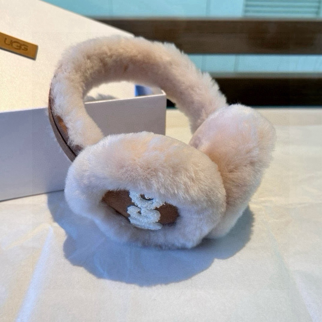 🌈可拆叠放包包UGG疯狂打call值得拥有💫💕人间白富美,网红明星同款😍UGG滑雪耳罩，日常保暖☺出行必