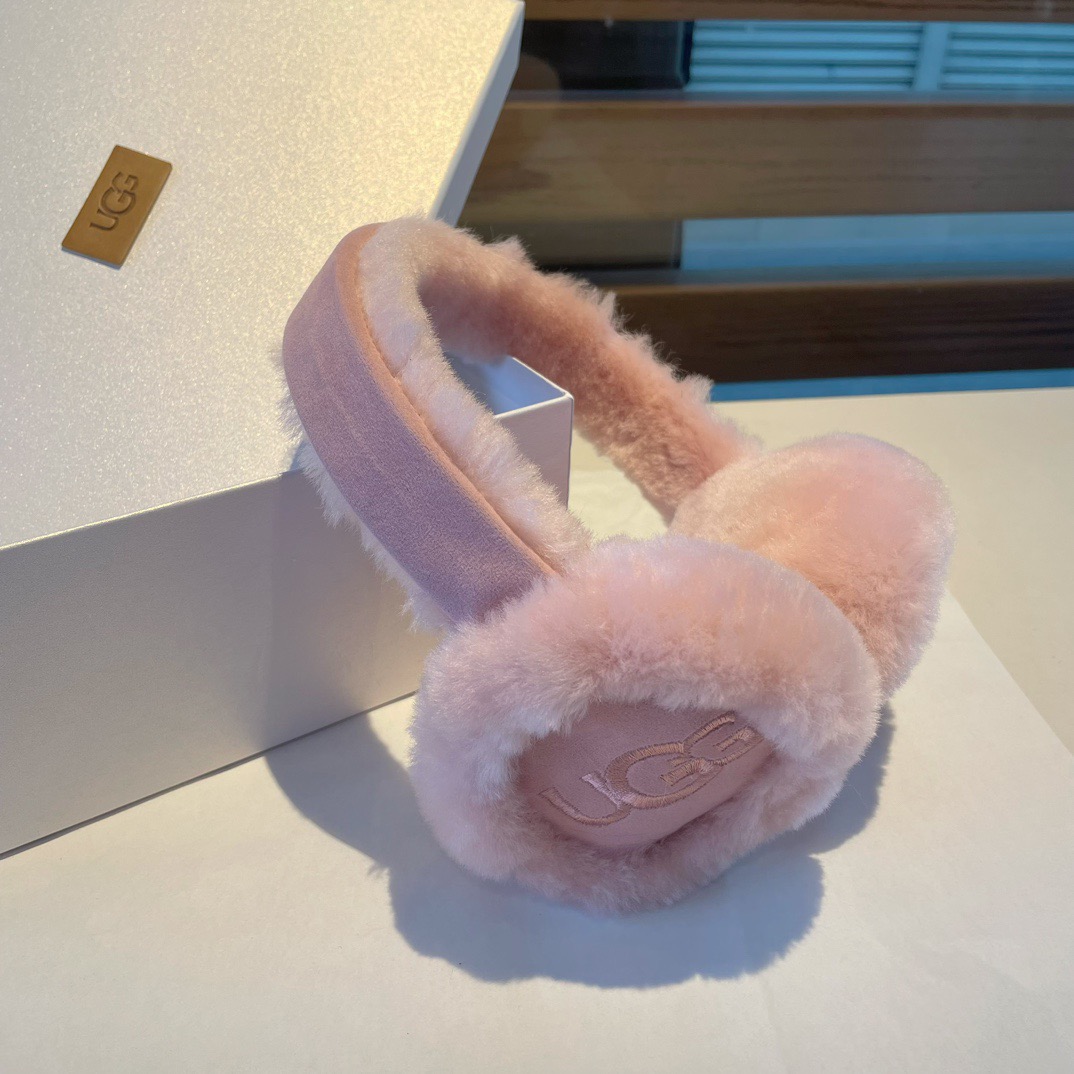 🌈可拆叠放包包UGG疯狂打call值得拥有💫💕人间白富美,网红明星同款😍UGG滑雪耳罩，日常保暖☺出行必