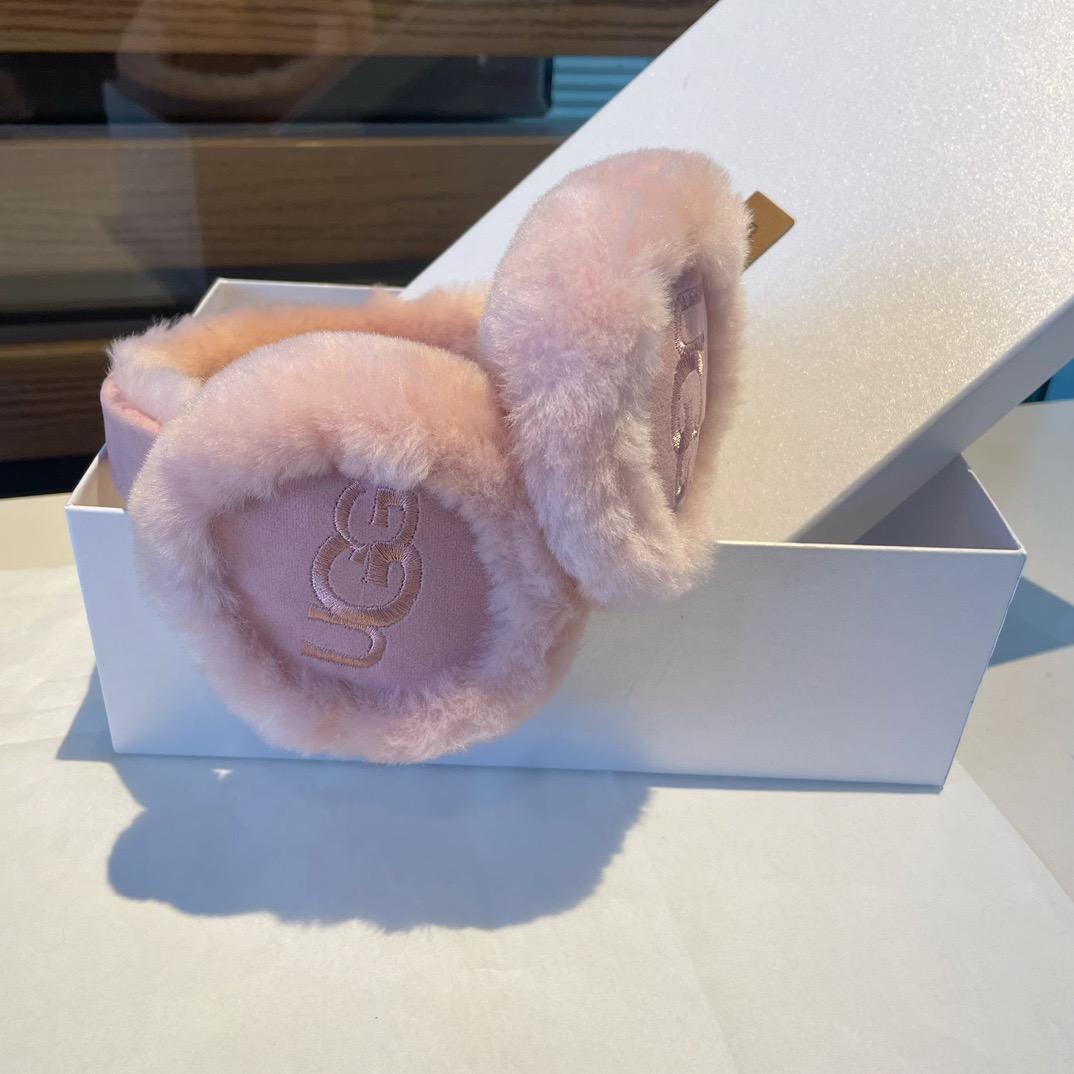 🌈可拆叠放包包UGG疯狂打call值得拥有💫💕人间白富美,网红明星同款😍UGG滑雪耳罩，日常保暖☺出行必
