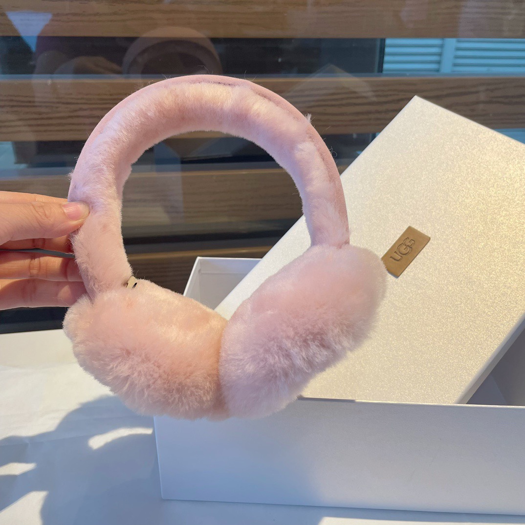 🌈可拆叠放包包UGG疯狂打call值得拥有💫💕人间白富美,网红明星同款😍UGG滑雪耳罩，日常保暖☺出行必