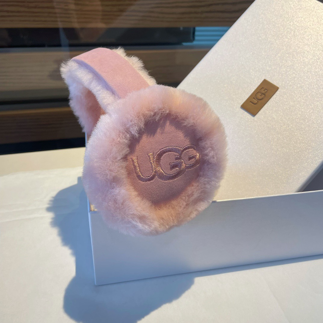 🌈可拆叠放包包UGG疯狂打call值得拥有💫💕人间白富美,网红明星同款😍UGG滑雪耳罩，日常保暖☺出行必