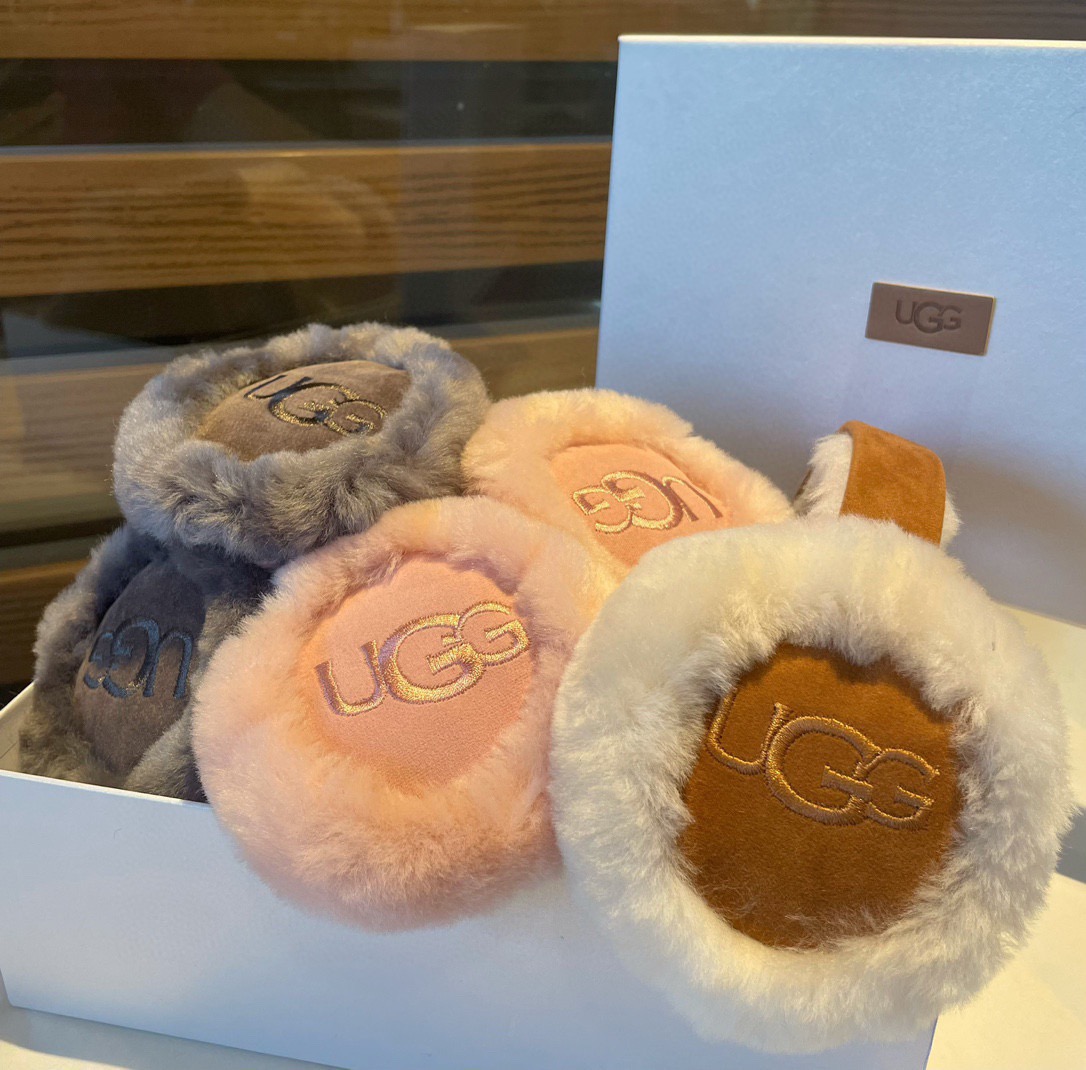 🌈可拆叠放包包UGG疯狂打call值得拥有💫💕人间白富美,网红明星同款😍UGG滑雪耳罩，日常保暖☺出行必