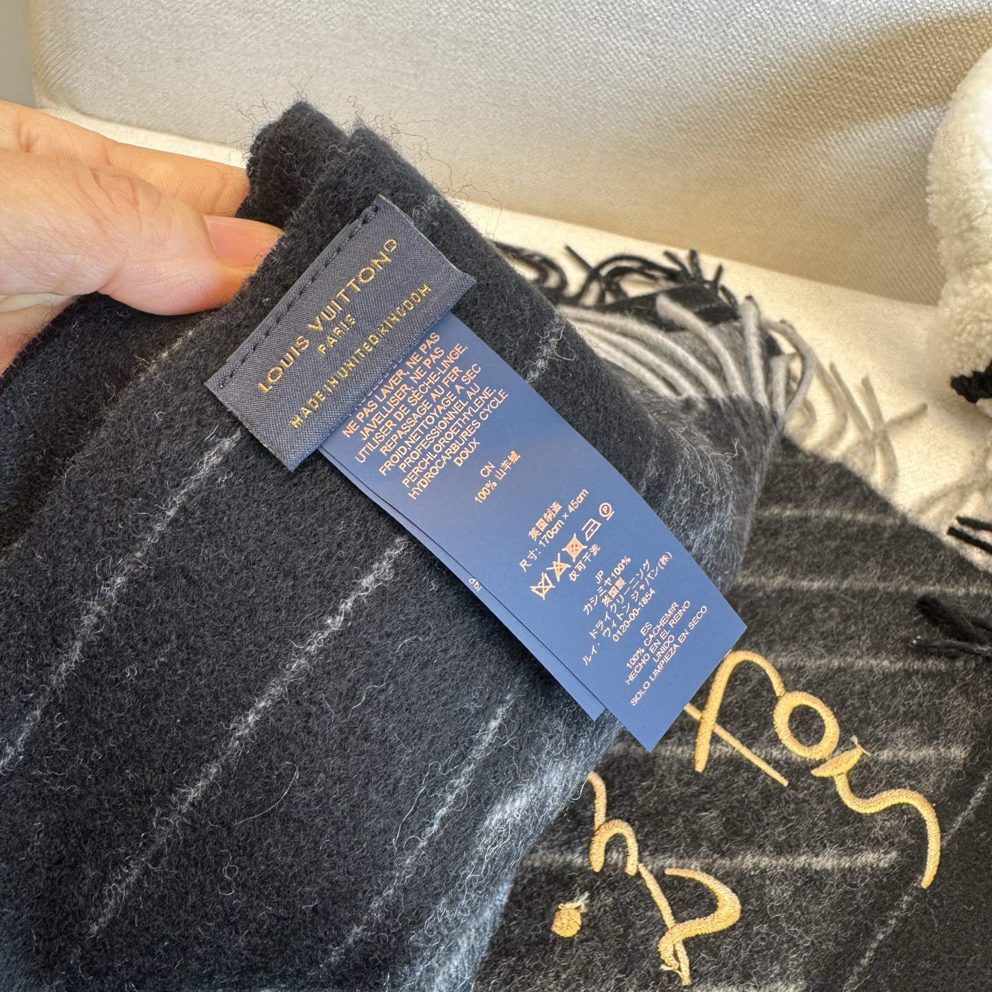Louis Vuitton Lv羊绒围巾送给 重磅上新 渠道 硬货～出口意大利 客供面料100%羊绒 手感软糯