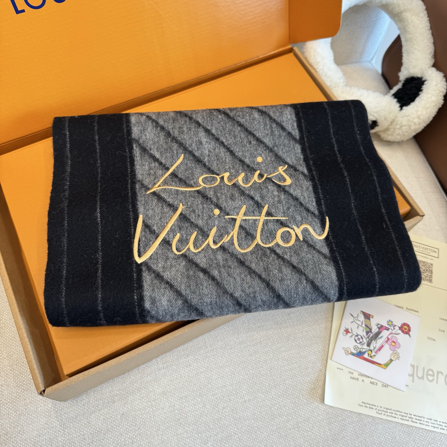 Louis Vuitton Lv羊绒围巾送给 重磅上新 渠道 硬货～出口意大利 客供面料100%羊绒 手感软糯