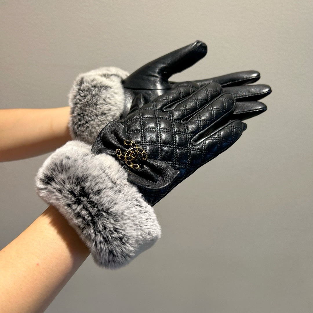 NO:532844,Chanel Chanel 2025 autumn and winter double C lazy rabbit wool sheepskin gloves mobile phone touch screen, worth comparing the same style with different quality, instantly selling bad products in the market, imported first-class lambskin lazy rabbit wool with velvet, classic outdated style. If you like it, you can buy it. This quality will be used this year and next year. [Happy] [Happy] ML gloves, gloves, chanel, chanel, sheepskin, gloves19860909批 Chanel 香奈儿2025秋冬双C懒兔毛羊皮手套手机触屏,值得对比同款不同品质,秒杀市场差产品,进口一级羊皮懒兔毛内里加绒 经典不过时款.喜欢可以入手了,这种品质的今年用了明年还能用 [愉快][愉快][愉快]码数ML手套,手套,chanel,chanel,sheepskin,gloves,accessory