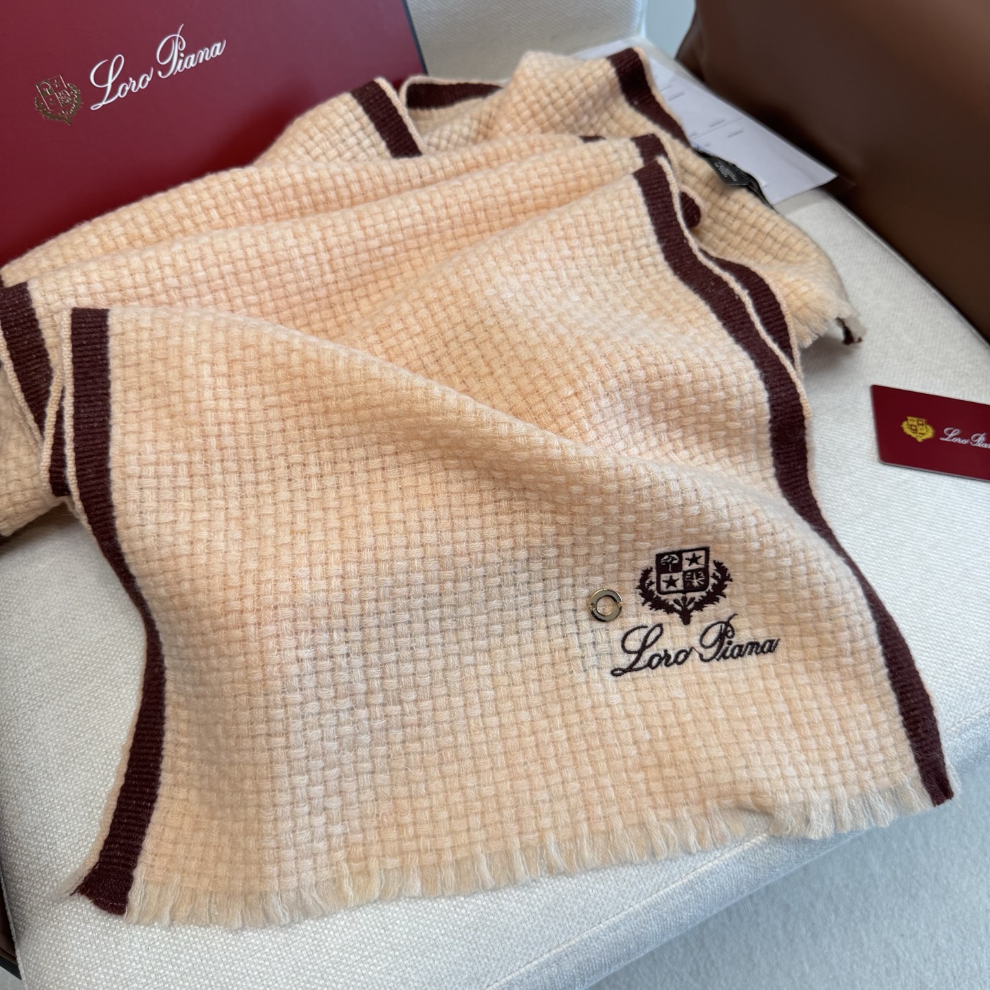 Loro Piana Loro Piana · 诺悠翩雅 【 发售 贸易公司尾单 山羊绒编织围巾】送人自留都太高大上了 重磅上新