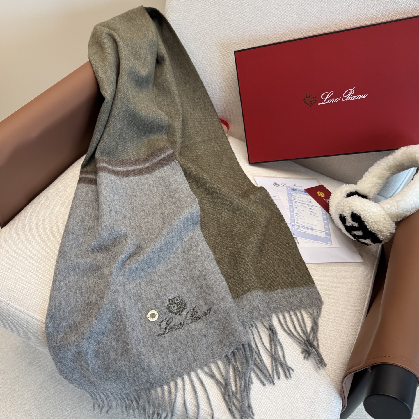 Loro Piana Loro Piana · 诺悠翩雅【家属福利来了 LP高端重磅围巾 】怒赞推荐 激动~ 下手绝对要快