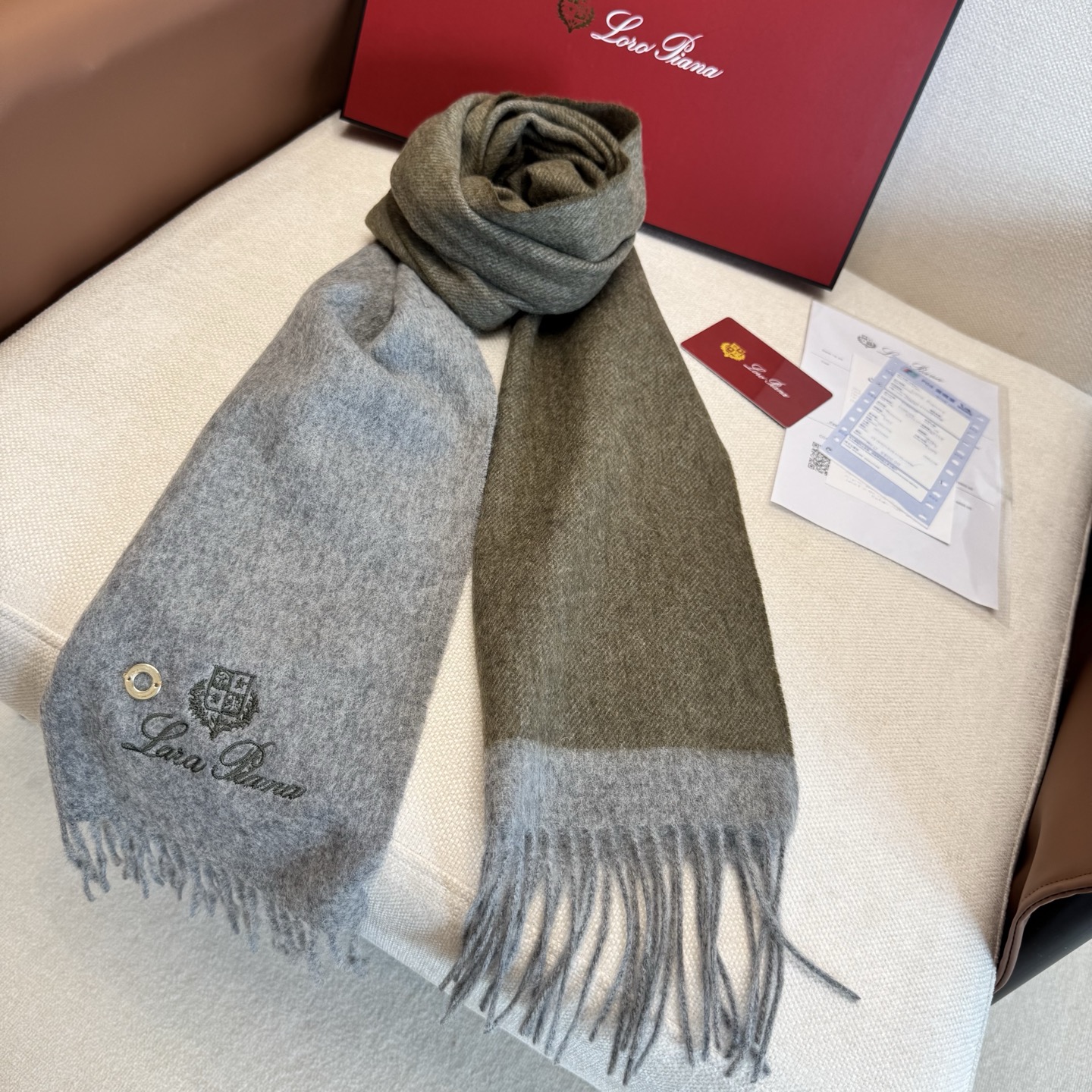 Loro Piana Loro Piana · 诺悠翩雅【家属福利来了 LP高端重磅围巾 】怒赞推荐 激动~ 下手绝对要快