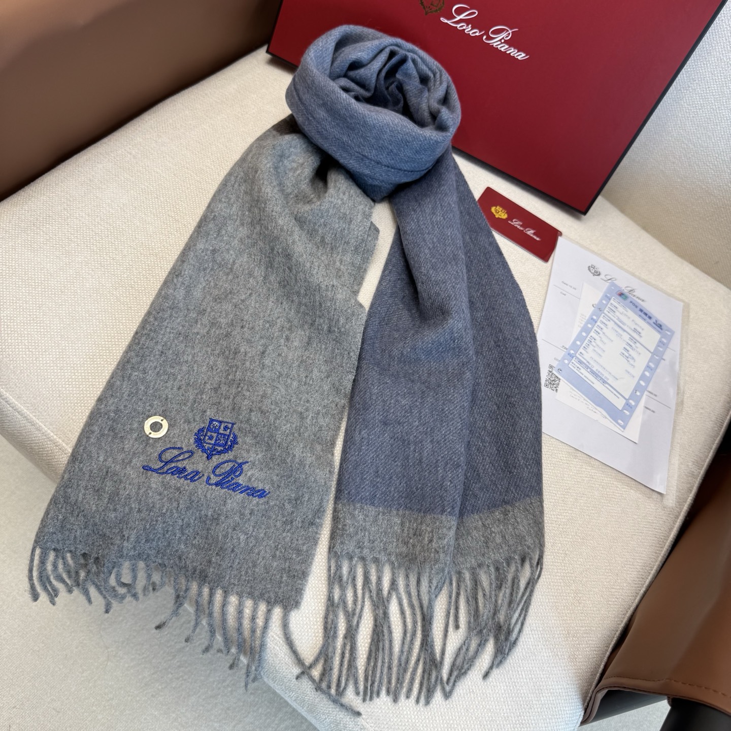 Loro Piana Loro Piana · 诺悠翩雅【家属福利来了 LP高端重磅围巾 】怒赞推荐 激动~ 下手绝对要快