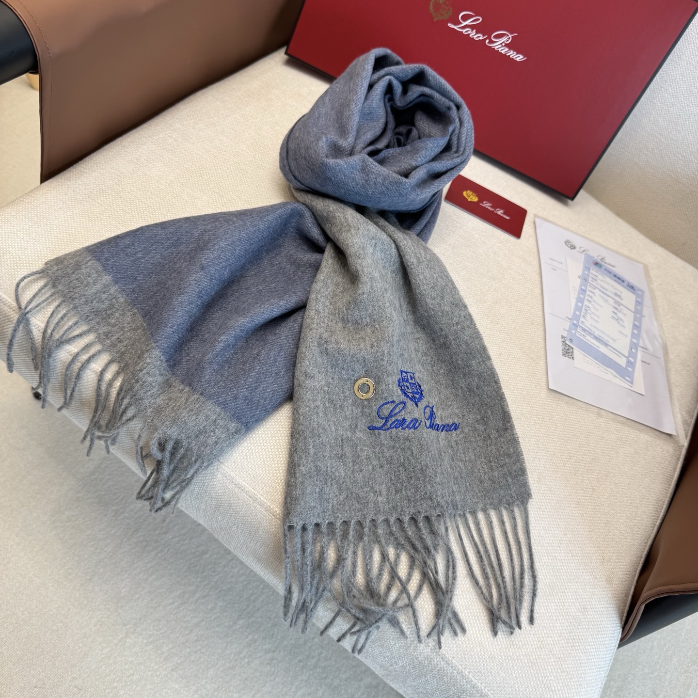 Loro Piana Loro Piana · 诺悠翩雅【家属福利来了 LP高端重磅围巾 】怒赞推荐 激动~ 下手绝对要快