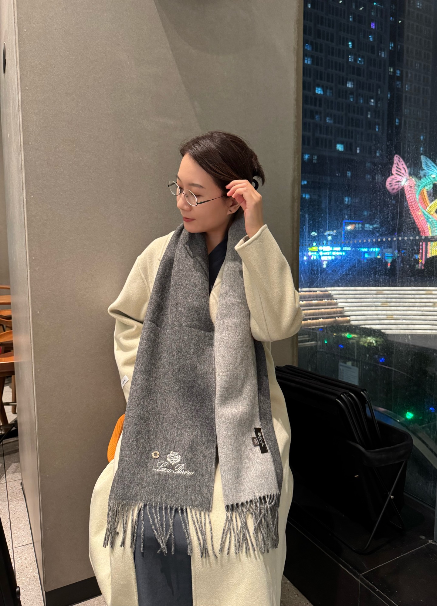 Loewe Loewe · 罗意威难得一见的温柔配色 低调又不失优雅 重点推荐 羊绒双面配色