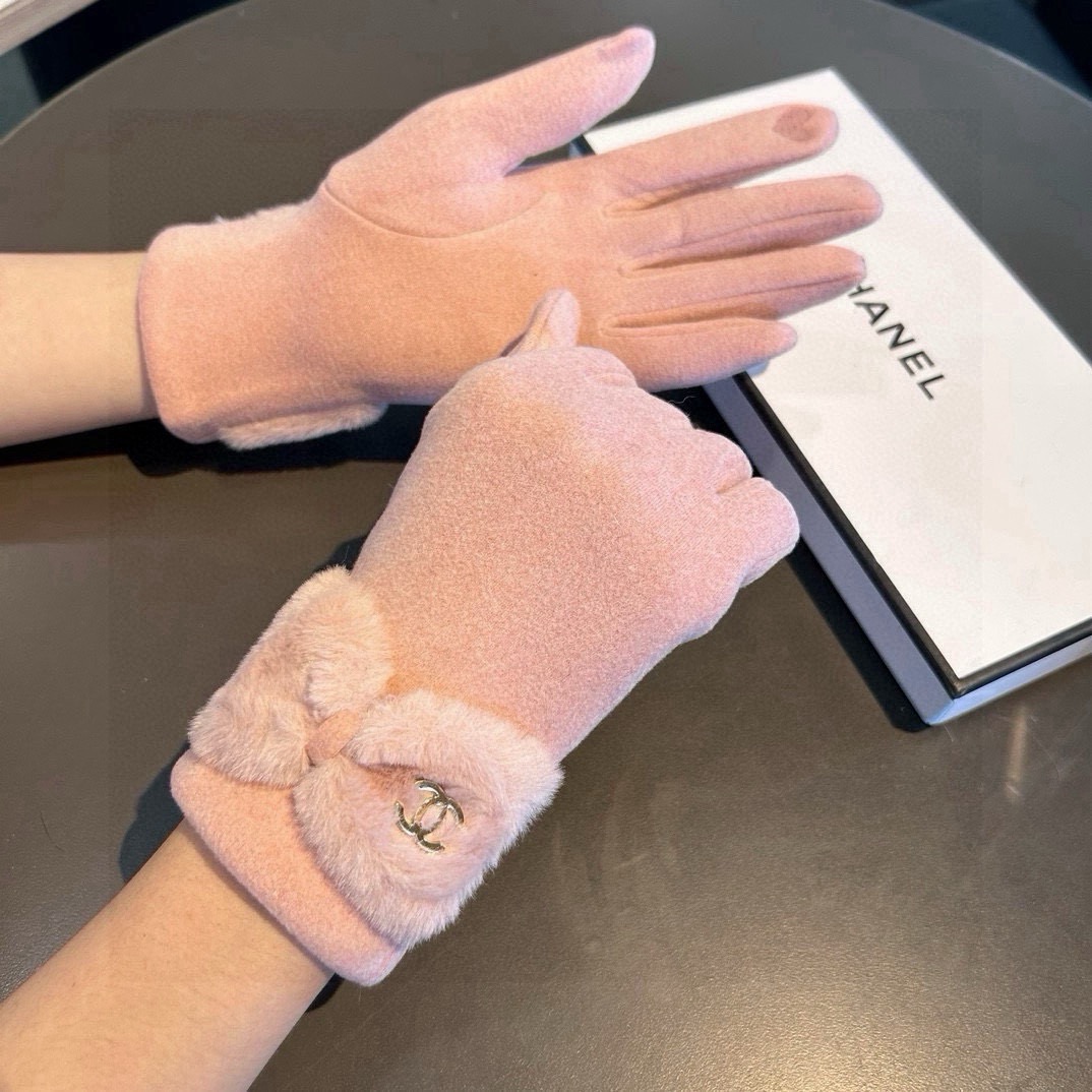 NO:554715,Batch new wool gloves from Chanel counter, fashionable gloves, warm in autumn and winter with velvet lining, super fairy camellia, super comfortable, soft and versatile!  One size fits all gloves, gloves, chanel, chanel, gloves19860909批 Chanel香奈儿专柜新品羊毛手套,时尚手套,秋冬保暖加绒内里,超仙山茶花,上手超舒适柔软、百搭！均码手套,手套,chanel,chanel,gloves,accessory
