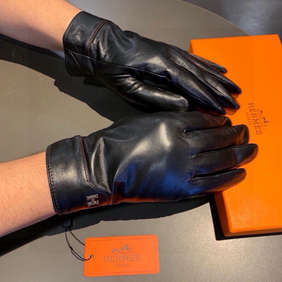 NO:554700,Batch 2025 Hermes men's gloves, exclusively customized, with deerskin pattern imported first-grade sheepskin lining!  Luxurious and generous, can be controlled by any age!  Comes with box size, XL, XXL. Must sell if you transfer the picture!  gloves, gloves, hermes, hermes, sheepskin, gloves19860909批 2025爱马仕HERMES男士手套,独家定制,鹿皮纹进口一级羊皮绒里！奢华大方,任何年龄都可以驾驭！配盒子码数、XL、XXL 转图必卖哦！手套,手套,hermes,hermes,sheepskin,gloves,accessory