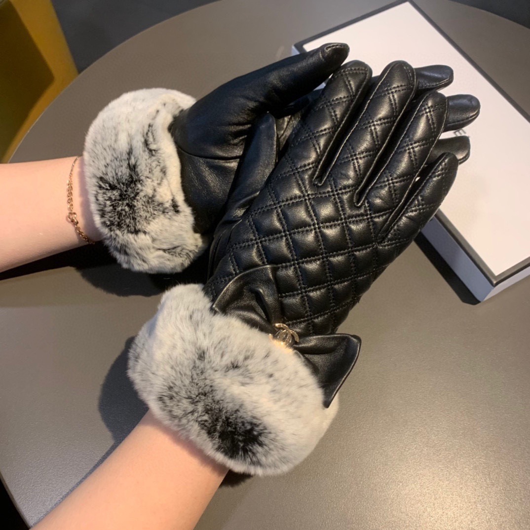 NO:584120,Batch Chanel 2025 Autumn and Winter Lazy Rabbit Sheepskin Gloves worth comparing the same model with different qualities, instantly killing poor products on the market, imported first-grade sheepskin lazy rabbit fur lining with velvet, a classic and timeless style. If you like it, you can buy it. This quality can be used this year and next year [Happy][Happy][Happy] Comes with the box code ML gloves, gloves, chanel, chanel, sheepskin, gloves19860909批 Chanel 香奈儿2025秋冬懒兔毛羊皮手套值得对比同款不同品质,秒杀市场差产品,进口一级羊皮懒兔毛内里加绒 经典不过时款.喜欢可以入手了,这种品质的今年用了明年还能用 [愉快][愉快][愉快]配上盒子码数ML手套,手套,chanel,chanel,sheepskin,gloves,accessory