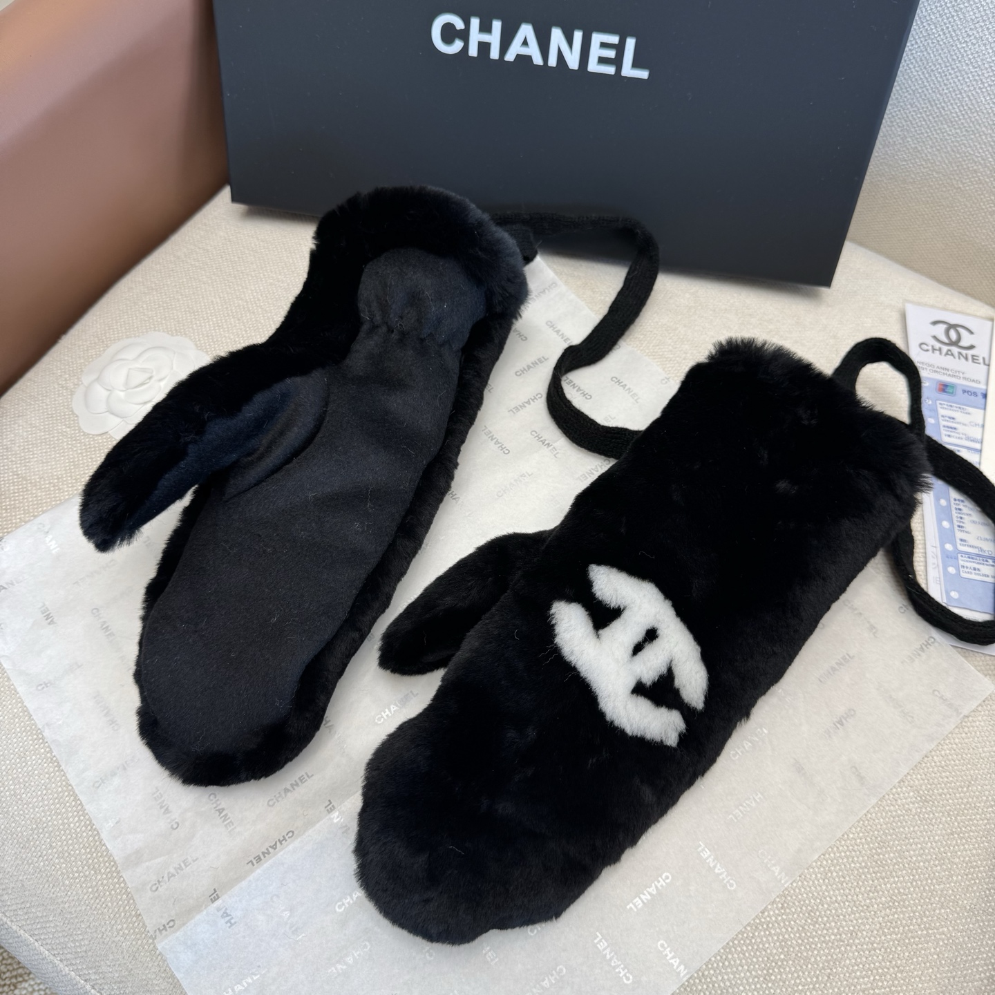 （带子可以拆下）Chanel 香奈儿2025秋冬羊毛长款羊皮手套👍手机触屏，值得对比。。同款不同品质，秒
