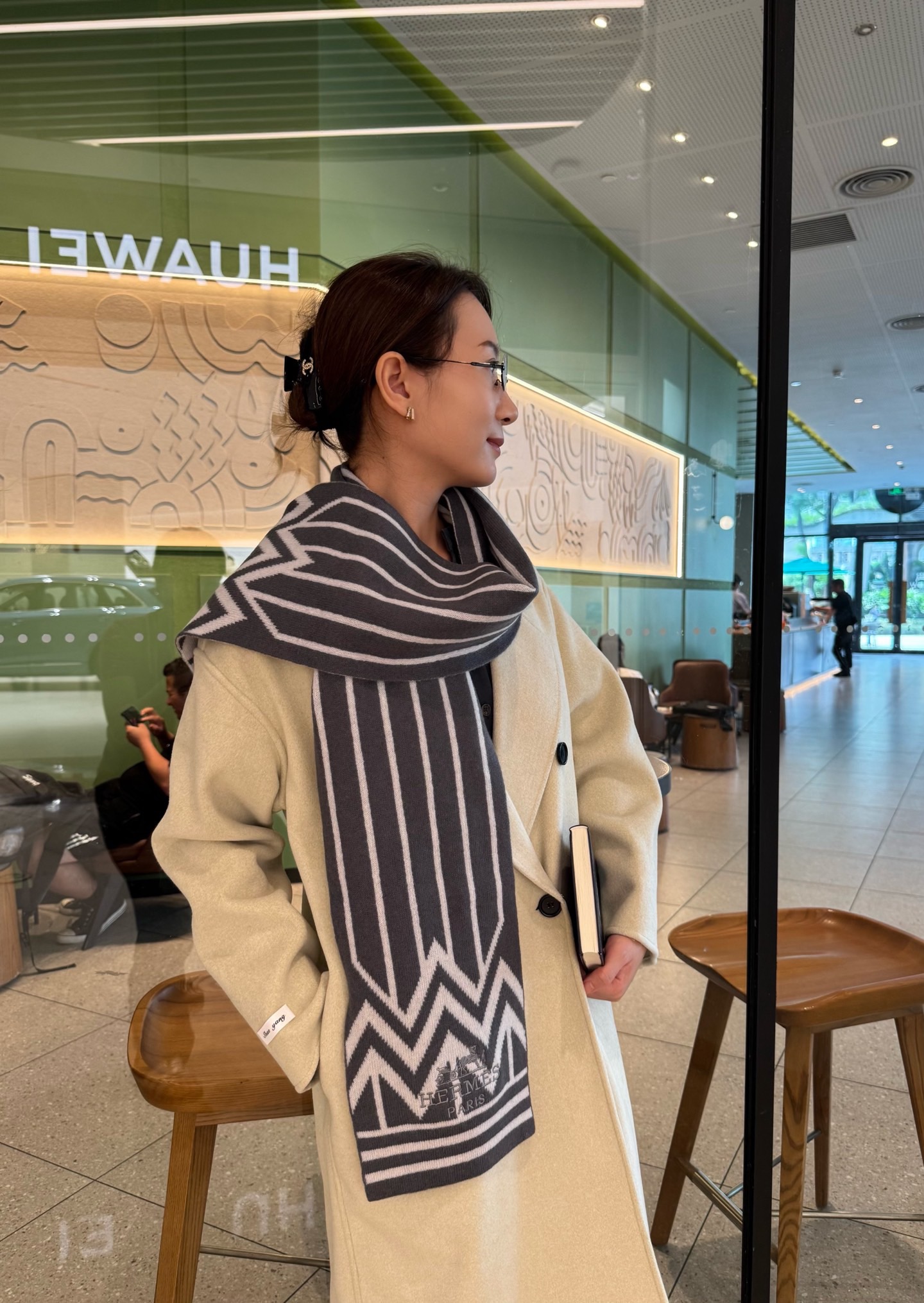 🉐️185 🔥独家牛货🐂 爱马仕针织羊绒围巾🧣情侣款 奢华尽在尺寸之间,高端品质‼️具有超高羊绒品质才会被此品牌青睐‼️这种精品是市场上及其少见的围巾针织,真是超级高端货‼️只有这种大品牌才会拥有‼️每色都是大爱每色都留.卖一条少一条的好货‼️ 100%进口纯羊绒 🎉🎉尺寸:180x22