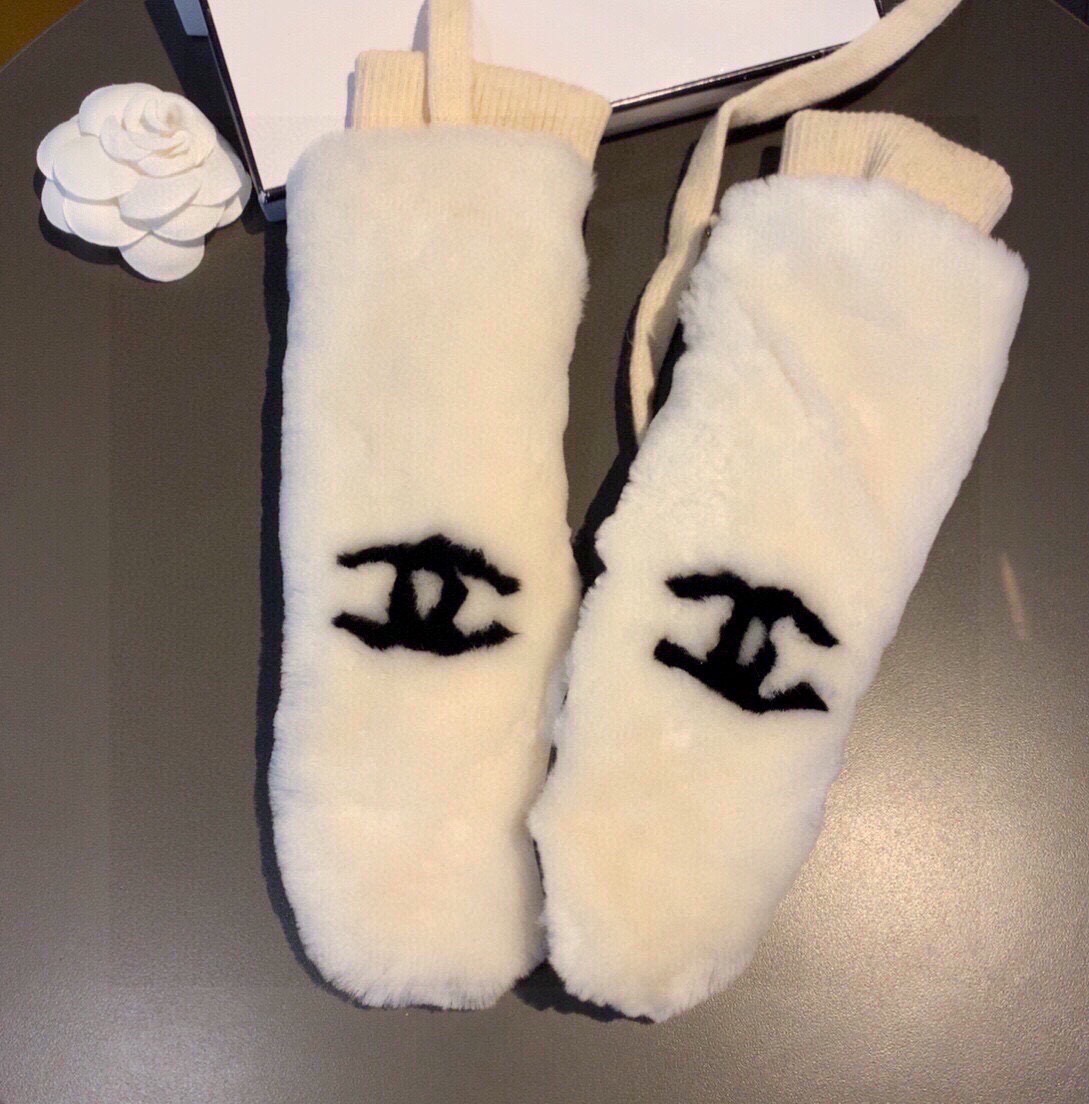 （带子可以拆下）Chanel 香奈儿2025秋冬羊毛长款羊皮手套👍手机触屏，值得对比。。同款不同品质，秒