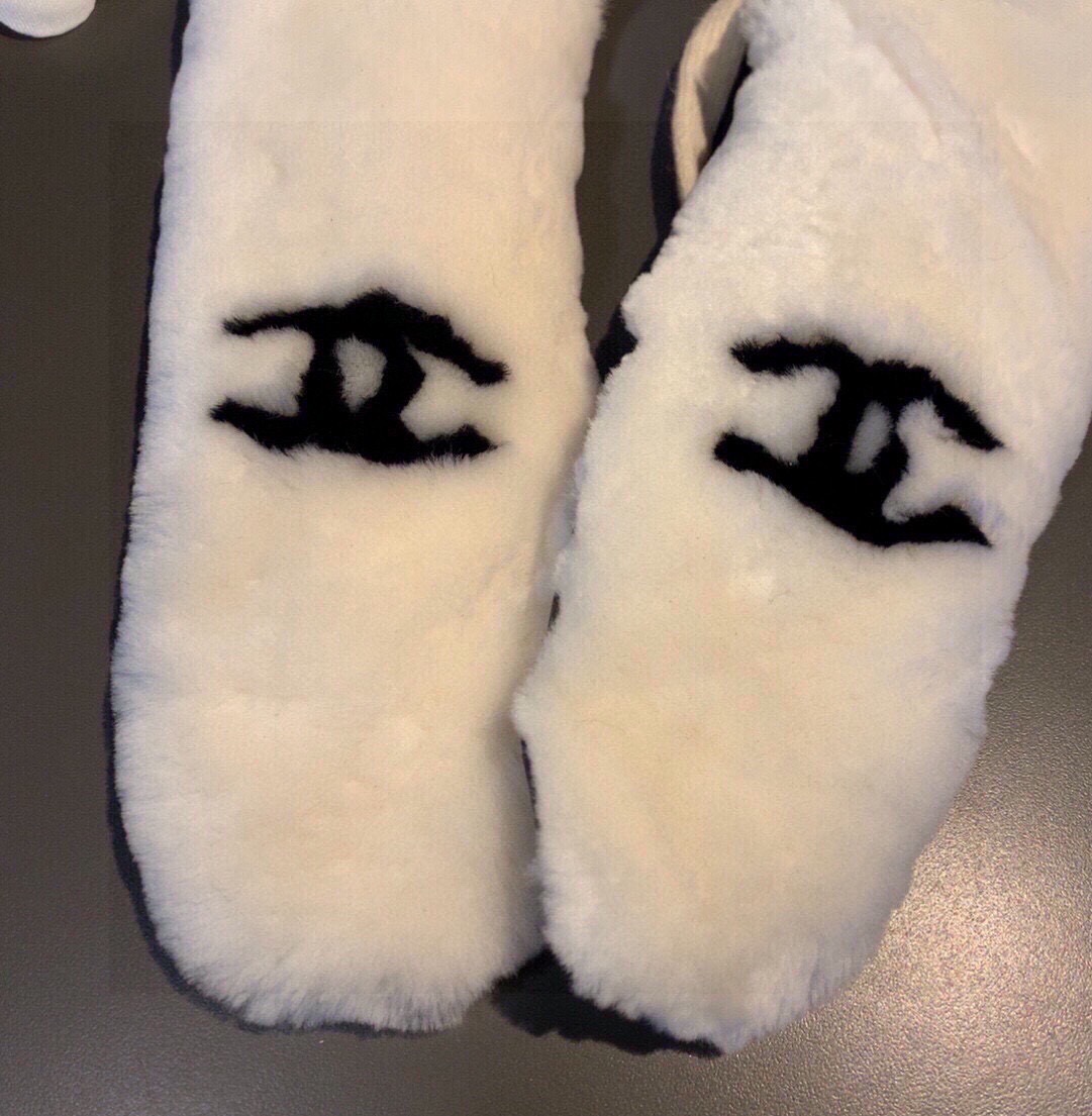 （带子可以拆下）Chanel 香奈儿2025秋冬羊毛长款羊皮手套👍手机触屏，值得对比。。同款不同品质，秒