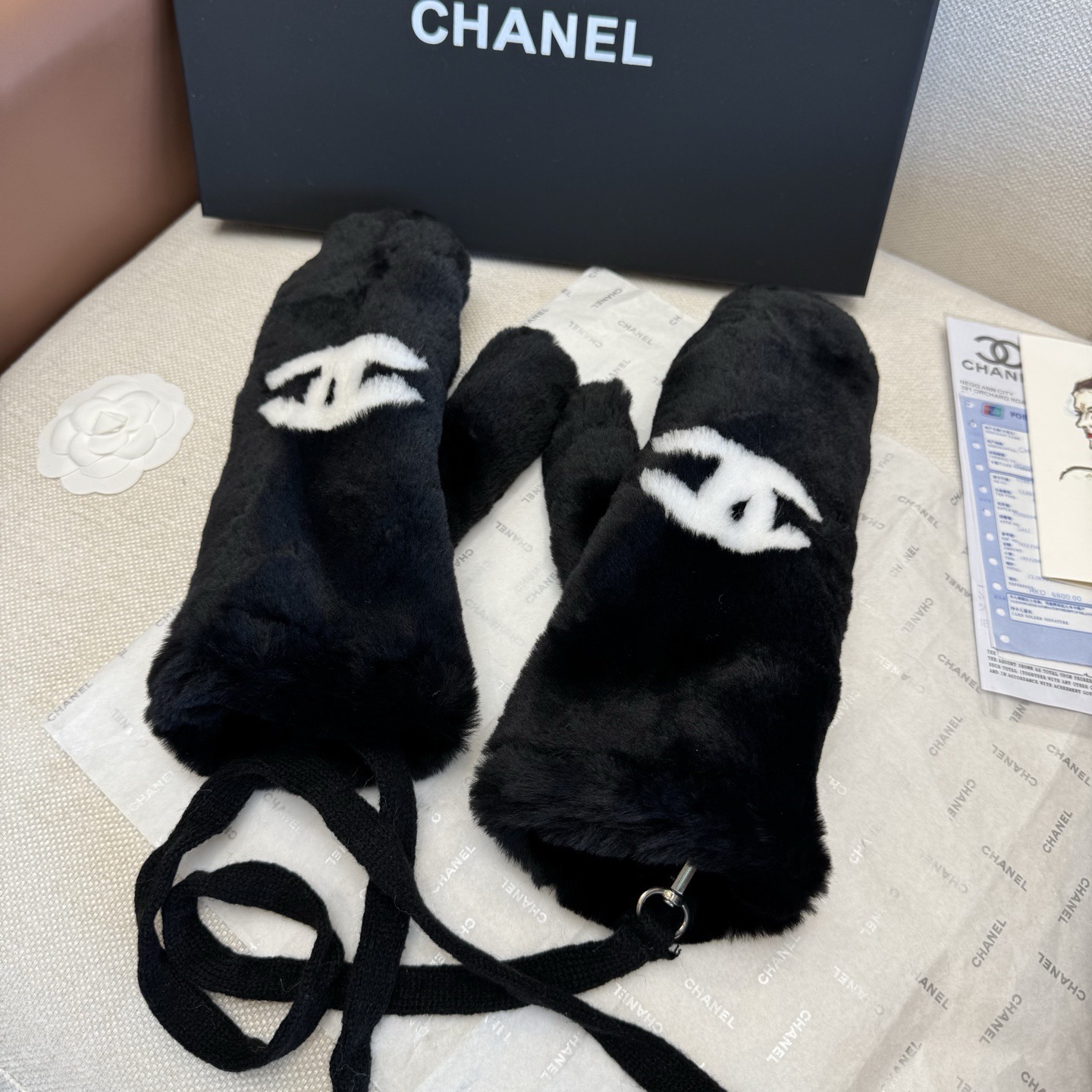 （带子可以拆下）Chanel 香奈儿2025秋冬羊毛长款羊皮手套👍手机触屏，值得对比。。同款不同品质，秒