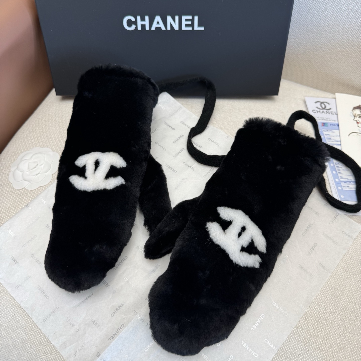 （带子可以拆下）Chanel 香奈儿2025秋冬羊毛长款羊皮手套👍手机触屏，值得对比。。同款不同品质，秒