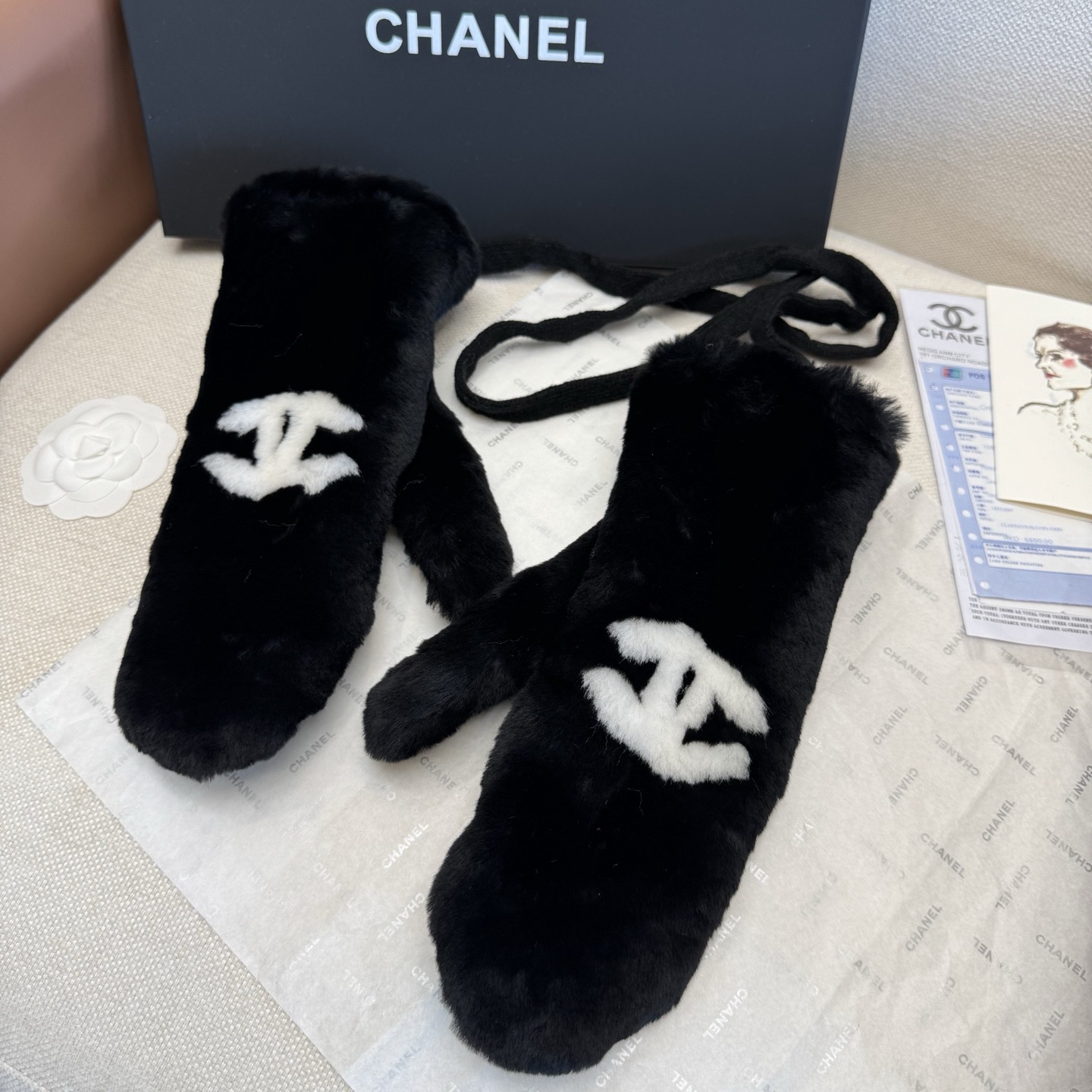 （带子可以拆下）Chanel 香奈儿2025秋冬羊毛长款羊皮手套👍手机触屏，值得对比。。同款不同品质，秒