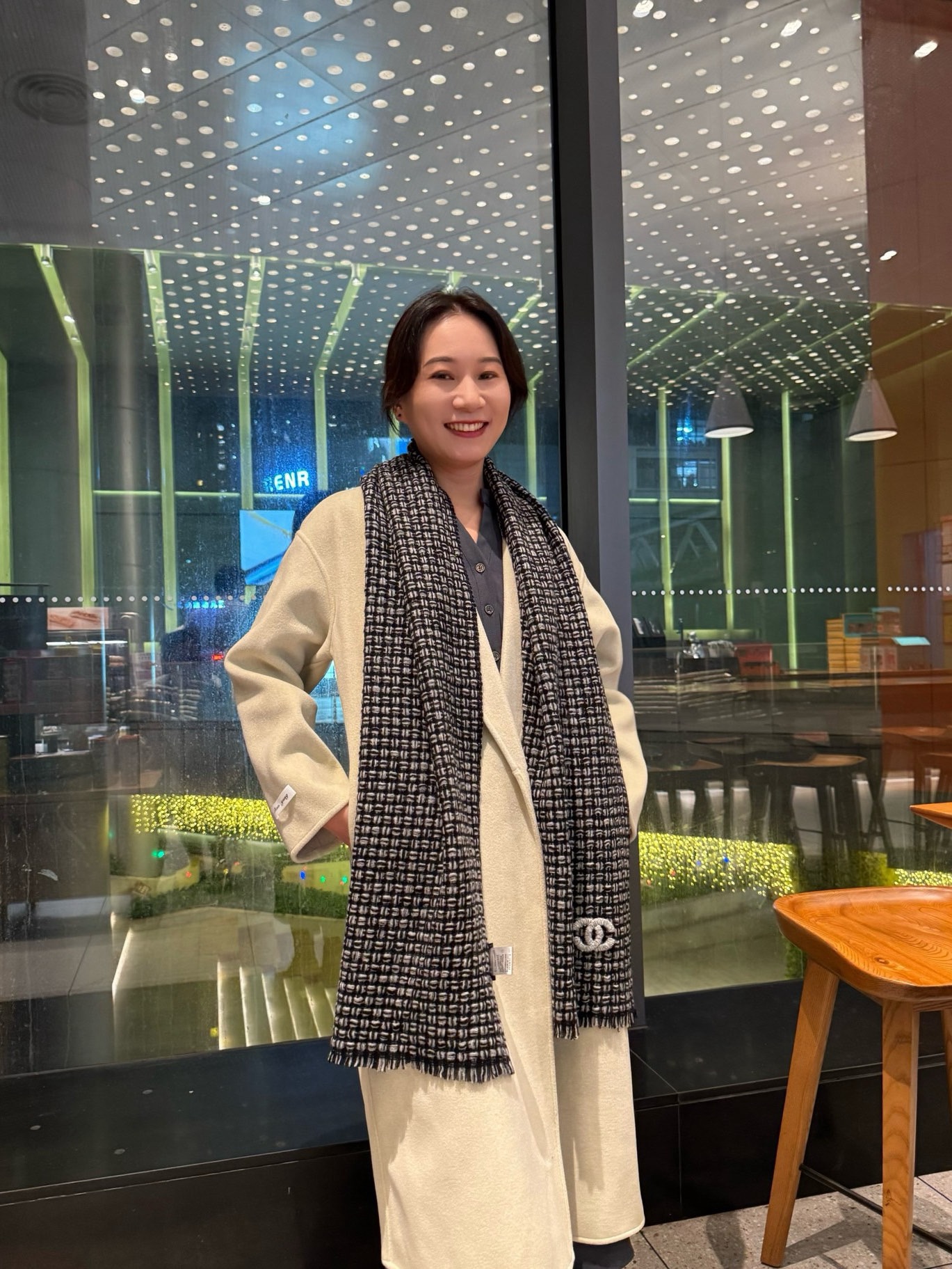 NO:678523,Chanel Chanel 2025 series products are exclusively for VIP products. The top-quality imported Scottish cashmere texture makes the scarf elastic, soft and skin-friendly. It is extremely noble and elegant. Intellectual style. Simple and elegant design. It is definitely not a flashy style. It is definitely the first choice accessories for taste life. A must-have for those who know the goods. A must-have for casual style matching!  [Color][Color][Color] Laymen please avoid Size: 38*185 cashmere high version scarf, high version scarf, chanel, chanel19860909Chanel香奈儿2025系列货 专供vip产品 顶级苏格兰进口羊绒纹路织法使围巾赋有弹性且柔软亲肤  无比的高贵优雅 知性的款式 简洁大气的设计 绝对的不是花里胡哨的款式绝对的品味生活的首选搭配饰品 识货者必入.休闲风格搭配必备哦！[色][色][色]外行请绕道 Size:38*185羊绒高版本围巾,高版本围巾,chanel,chanel,scarf