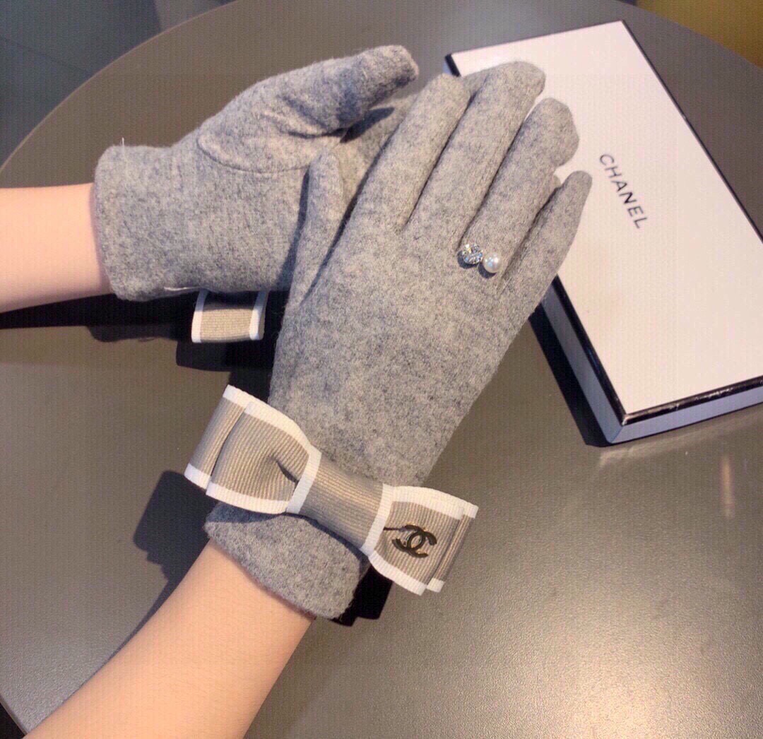 NO:701965,Batch 2025 new Chanel Chanel counter new wool gloves, fashionable gloves, warm autumn and winter plus velvet lining, large bow, super comfortable, soft and versatile!  One size fits all gloves with box, gloves, chanel, chanel, gloves19860909批 2025新款Chanel香奈儿专柜新品羊毛手套,时尚手套,秋冬保暖加绒内里,大蝴蝶结 上手超舒适柔软、百搭！配盒子均码手套,手套,chanel,chanel,gloves,accessory