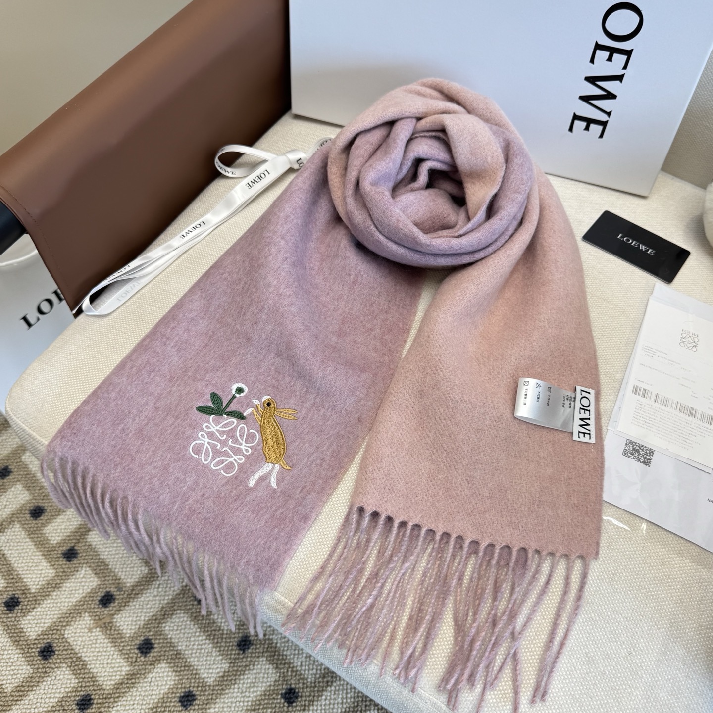 Loewe scarf Loewe · ， ， ， ， ， ， loewe ， logo， ， ， ， ， ， ， ：35x 180cm — photo 7