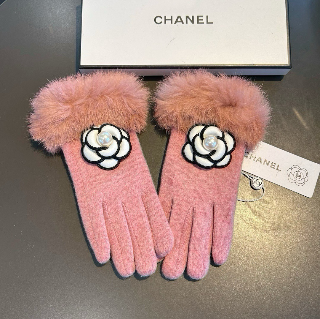 Chanel 香奈儿2026秋冬羊毛手套👍值得对比。。同款不同品质，秒杀市场差产品，羊毛十懒兔毛内里加绒 🙌经典不过时款