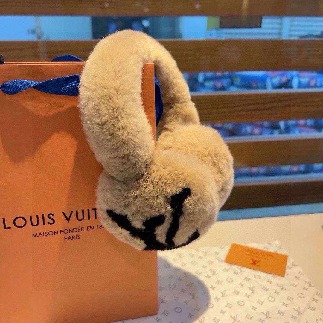 🌈疯狂打call值得拥有💫 💕人间白富美,网红明星同款😍 LV滑雪耳罩，日常保暖☺出行必备✈️ 滑雪日常凹造型简直太赞了