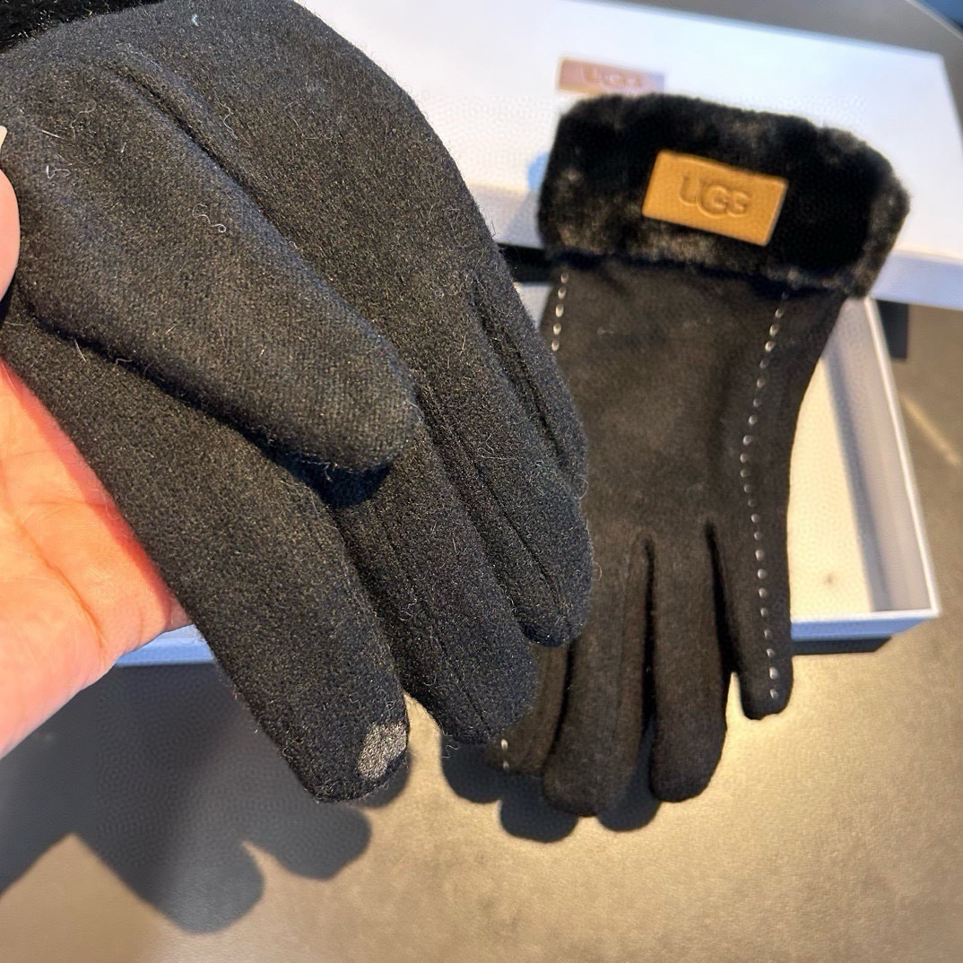 UGG2026秋冬懒兔毛羊毛手套👍值得对比。。同款不同品质，秒杀市场差产品，羊毛十懒兔毛内里加绒 🙌经典不过时款.喜欢可