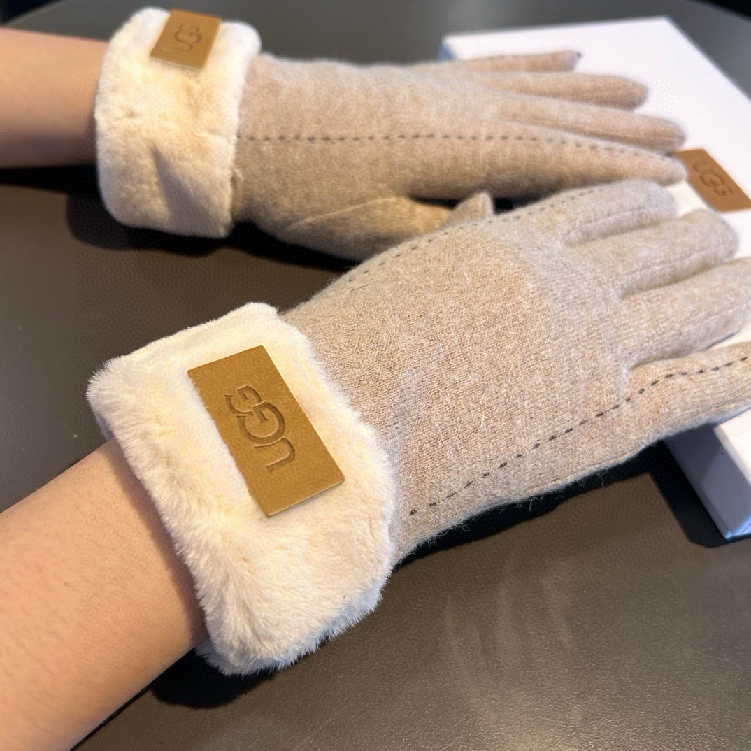UGG2026秋冬懒兔毛羊毛手套👍值得对比。。同款不同品质，秒杀市场差产品，羊毛十懒兔毛内里加绒 🙌经典不过时款.喜欢可