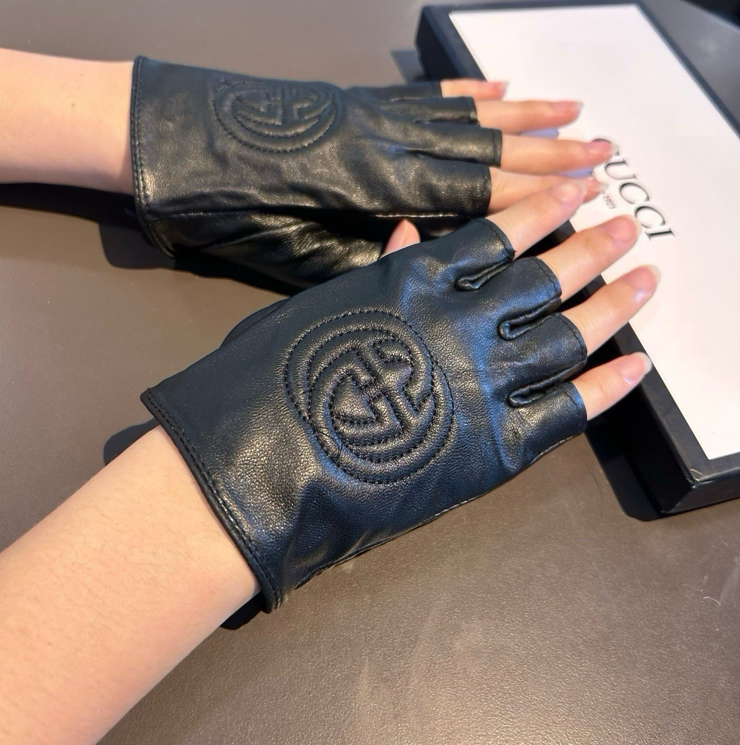 2026新款独家首发‼️触屏手套 Gucci古奇新款高档羊皮手套🎉🎉女神集美们首选 不可错过💁💁百分百选用进口羊皮 皮质