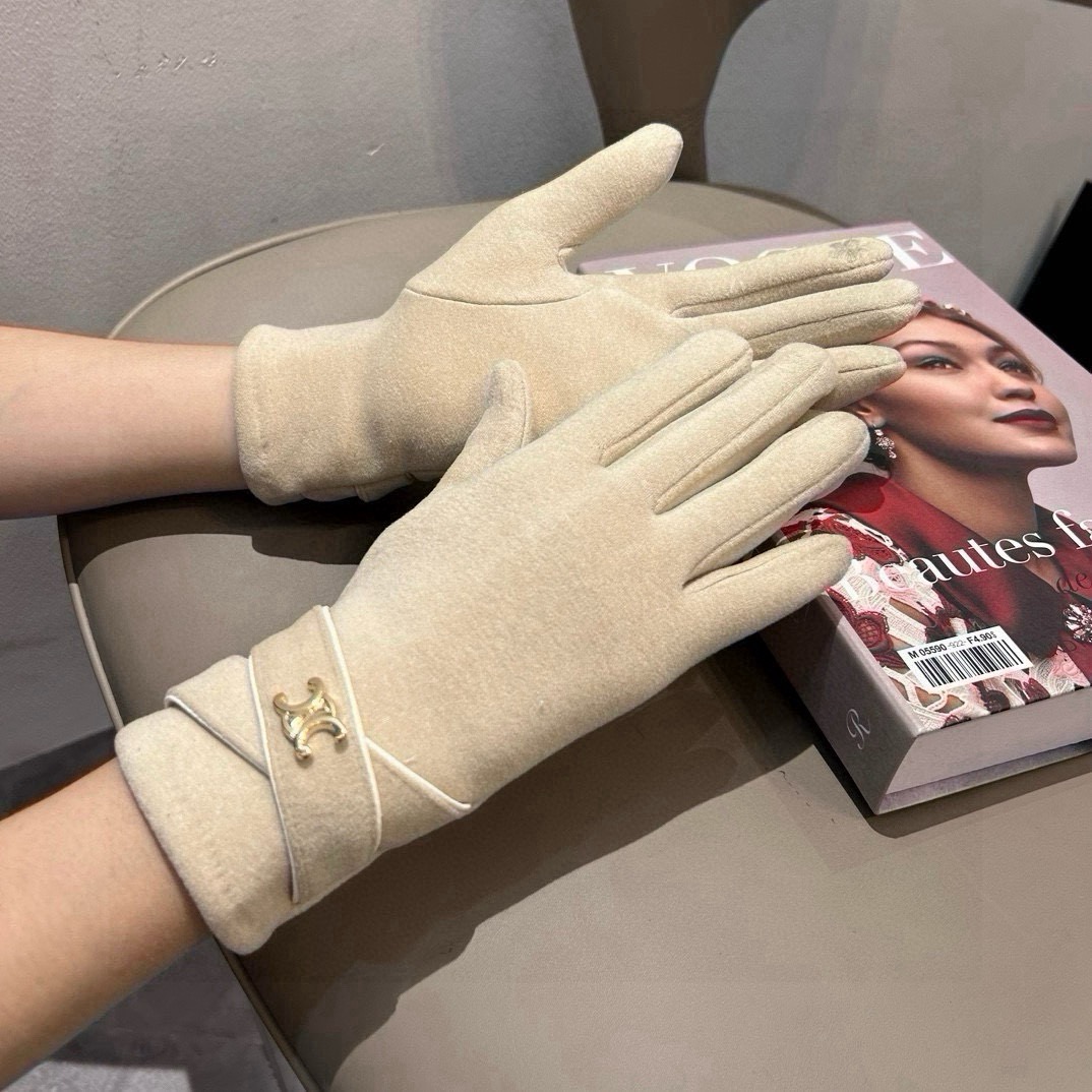 赛琳专柜新品羊毛手套，。时尚手套，秋冬保暖加绒内里，上手超舒适柔软、百搭！均码