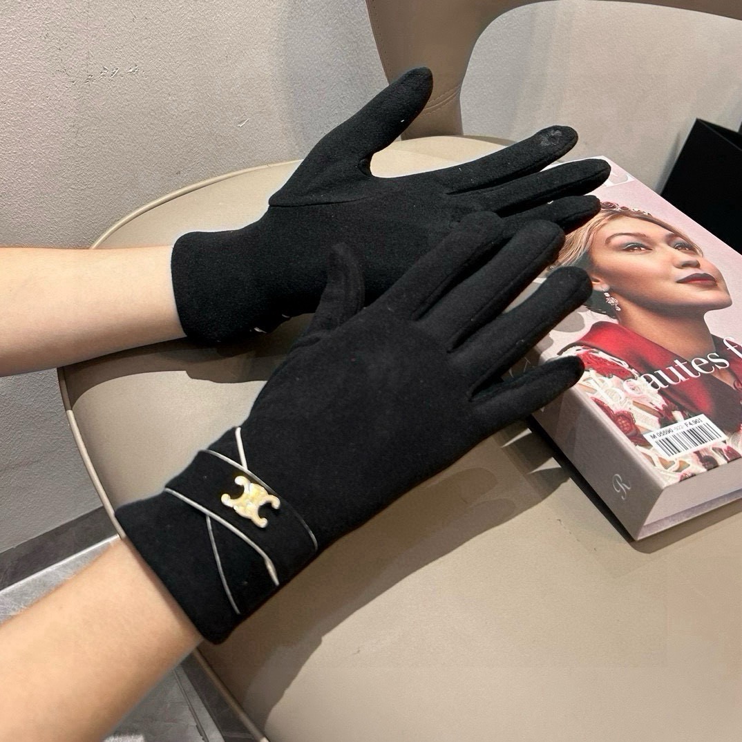 赛琳专柜新品羊毛手套，。时尚手套，秋冬保暖加绒内里，上手超舒适柔软、百搭！均码