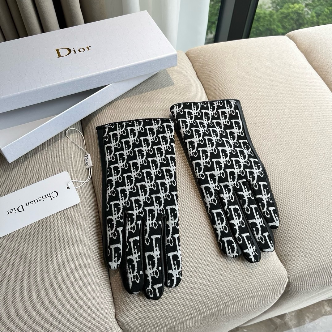 新款独家首发‼️触屏手套 Dior迪奥【原单品质】官网同步女士新款高档羊皮手套🎉🎉女神集美们首选 不可错过💁💁百分百选用
