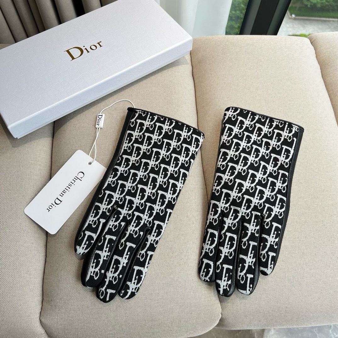 新款独家首发‼️触屏手套 Dior迪奥【原单品质】官网同步女士新款高档羊皮手套🎉🎉女神集美们首选 不可错过💁💁百分百选用