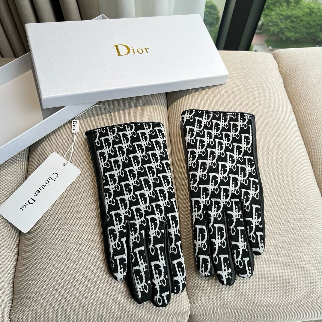 新款独家首发‼️触屏手套 Dior迪奥【原单品质】官网同步女士新款高档羊皮手套🎉🎉女神集美们首选 不可错过💁💁百分百选用