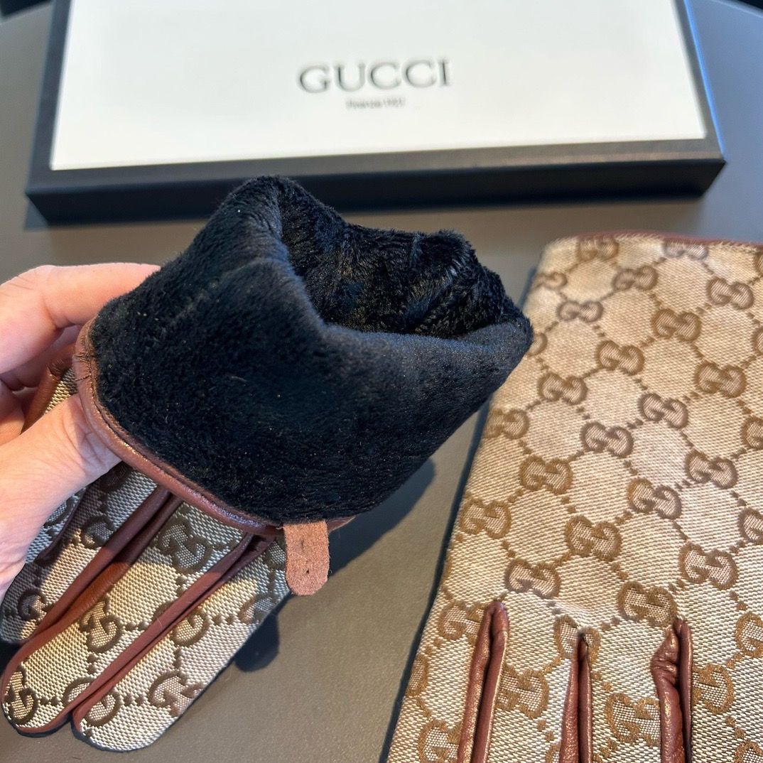 2026新款独家首发‼️触屏手套 Gucci古奇新款高档羊皮手套🎉🎉女神集美们首选 不可错过💁💁百分百选用进口羊皮 皮质