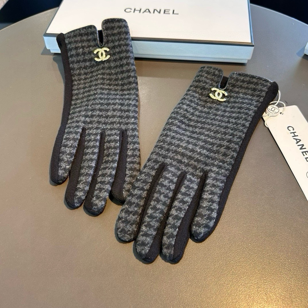 Chanel香奈儿专柜新品羊毛手套，时尚手套，秋冬保暖加绒内里，超仙上手超舒适柔软、百搭！均码 