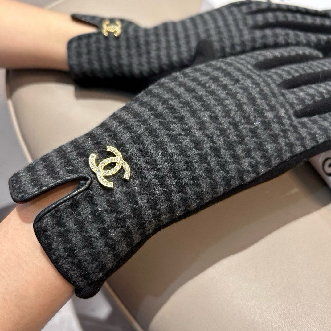 Chanel香奈儿专柜新品羊毛手套，时尚手套，秋冬保暖加绒内里，超仙上手超舒适柔软、百搭！均码 