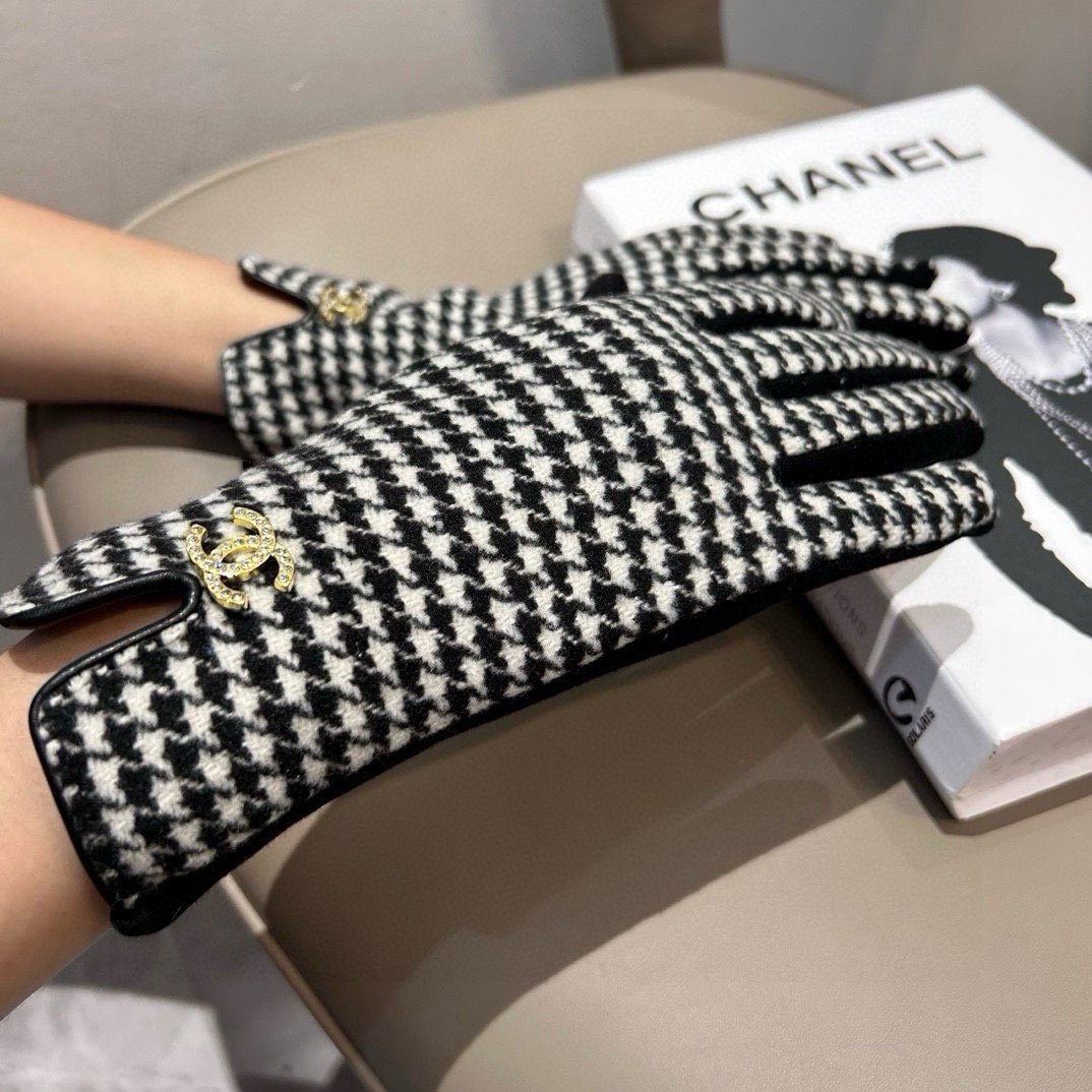 Chanel香奈儿专柜新品羊毛手套，时尚手套，秋冬保暖加绒内里，超仙上手超舒适柔软、百搭！均码 
