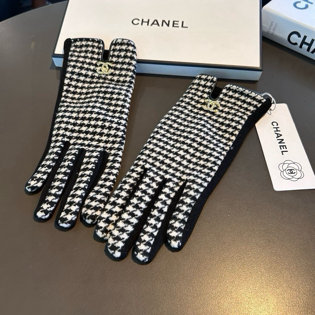 Chanel香奈儿专柜新品羊毛手套，时尚手套，秋冬保暖加绒内里，超仙上手超舒适柔软、百搭！均码 